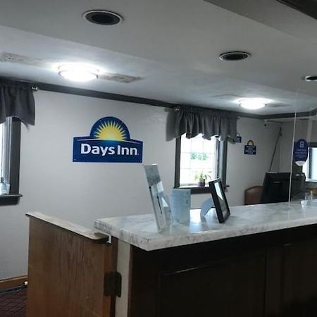 Days Inn By Wyndham Amherst Exterior photo
