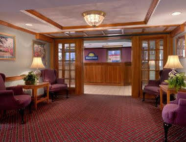 Days Inn By Wyndham Amherst Exterior photo